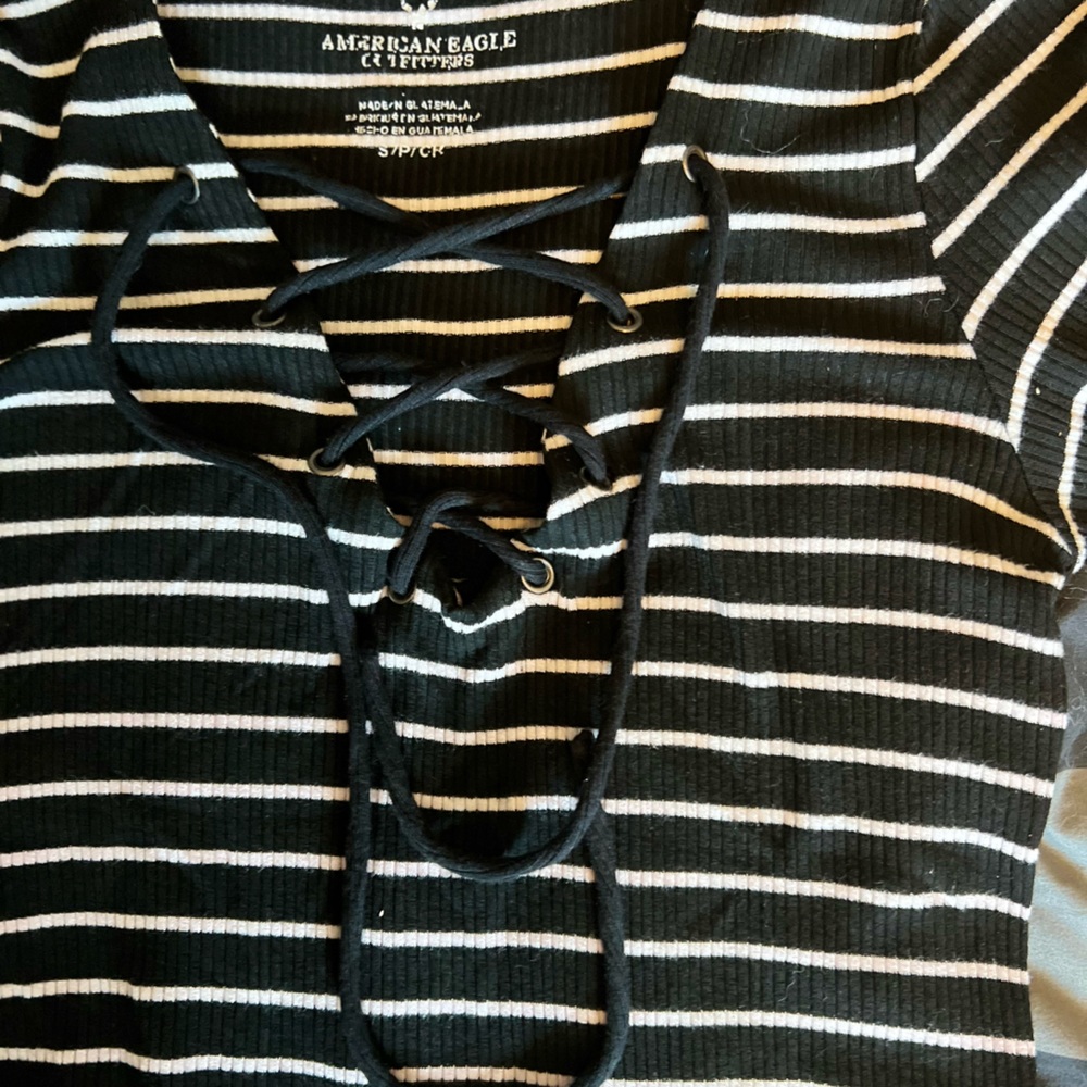 American eagle crop top shirt